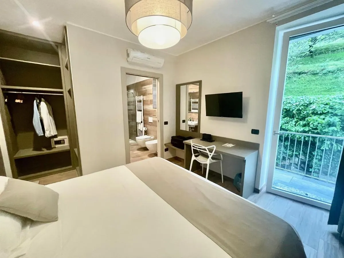 Hotel Baia Di Pare Valmadrera 2*,  Italy