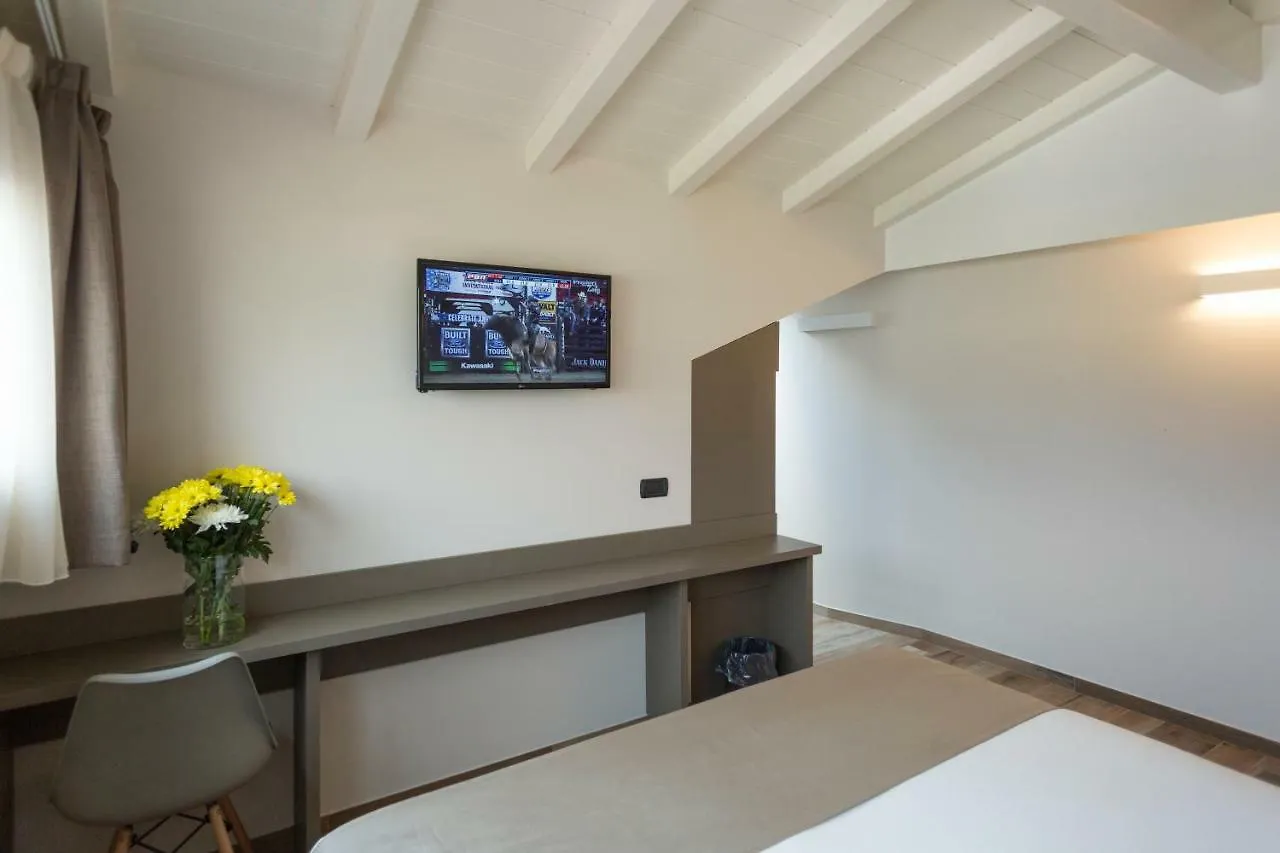 **  Hotel Baia Di Pare Valmadrera Italy